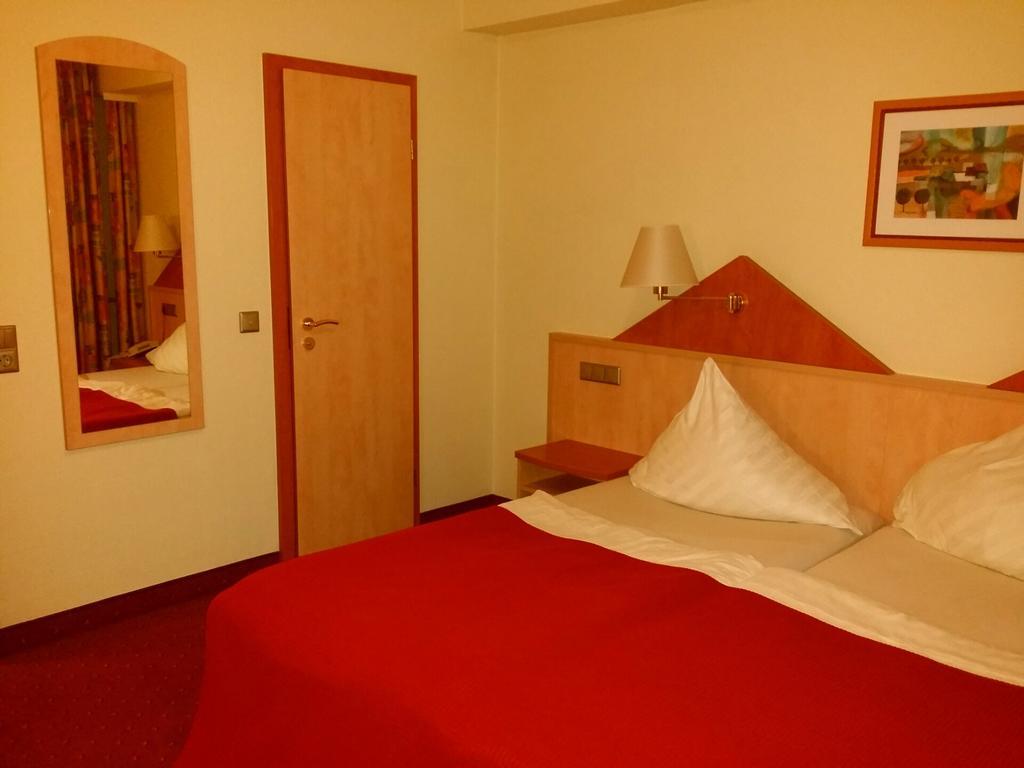Abant Hotel Frankfurt Обертсгаузен Екстер'єр фото